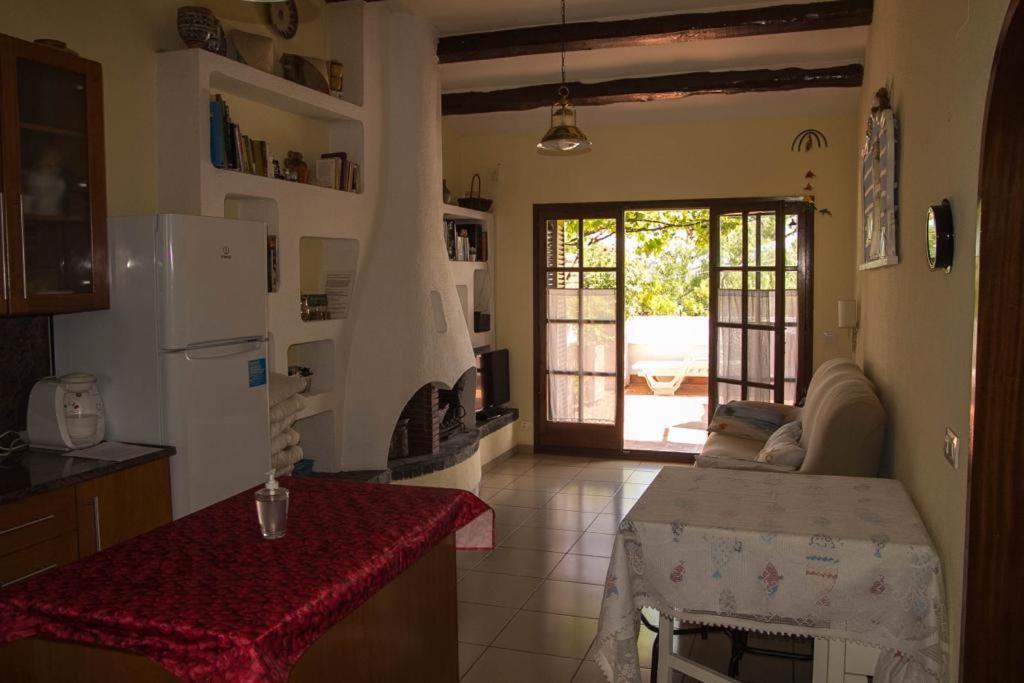 Casita Blanca Con Fibra Optica Y Piscina Cominutaria Villa Tossa de Mar Eksteriør billede