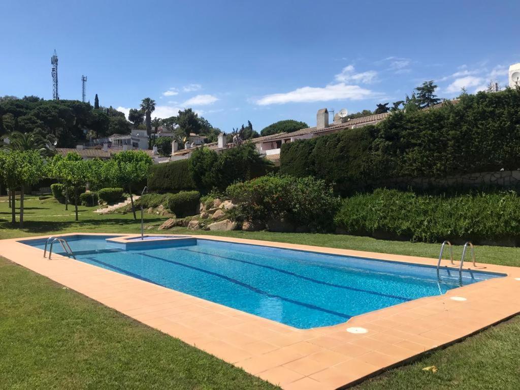 Casita Blanca Con Fibra Optica Y Piscina Cominutaria Villa Tossa de Mar Eksteriør billede